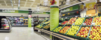 Espacio de frutería de supermercados Coviran