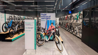 Primera Pro Shop de Decathlon dedicada íntegramente al ciclismo de segunda mano, en su tienda de Rivas-Vaciamadrid.