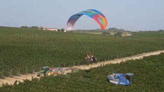 Bodegas Sommos propone en su web un vuelo sobre viñedos. BODEGAS SOMMOS