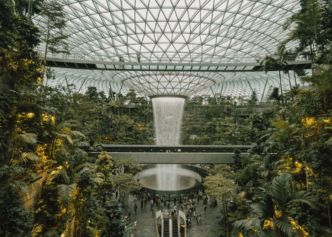 Cataratas impresionantes en el Aeropuerto Internacional Changi