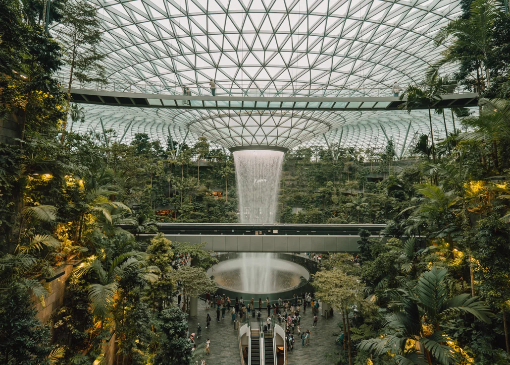 Cataratas impresionantes en el Aeropuerto Internacional Changi