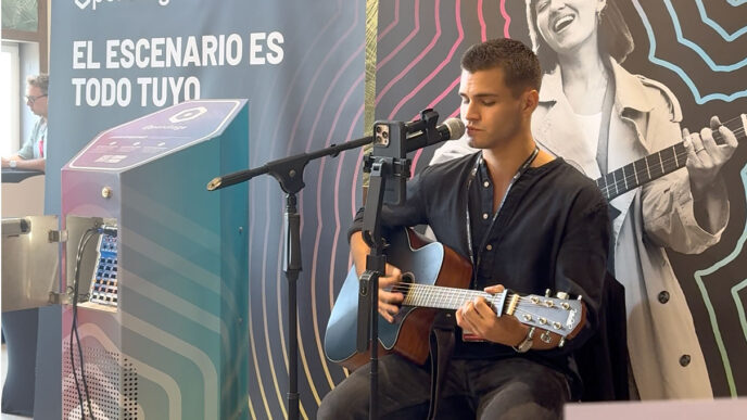 Actuación musical en un escenario de Openstage