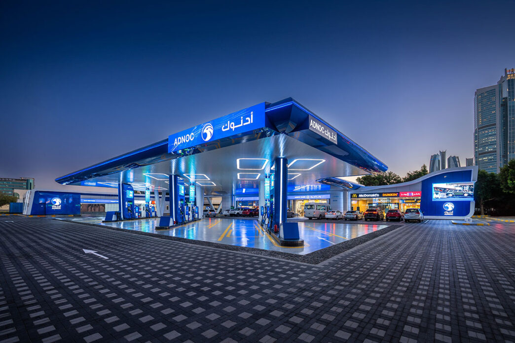 Gasolinera de ADNOC en Emiratos Árabes