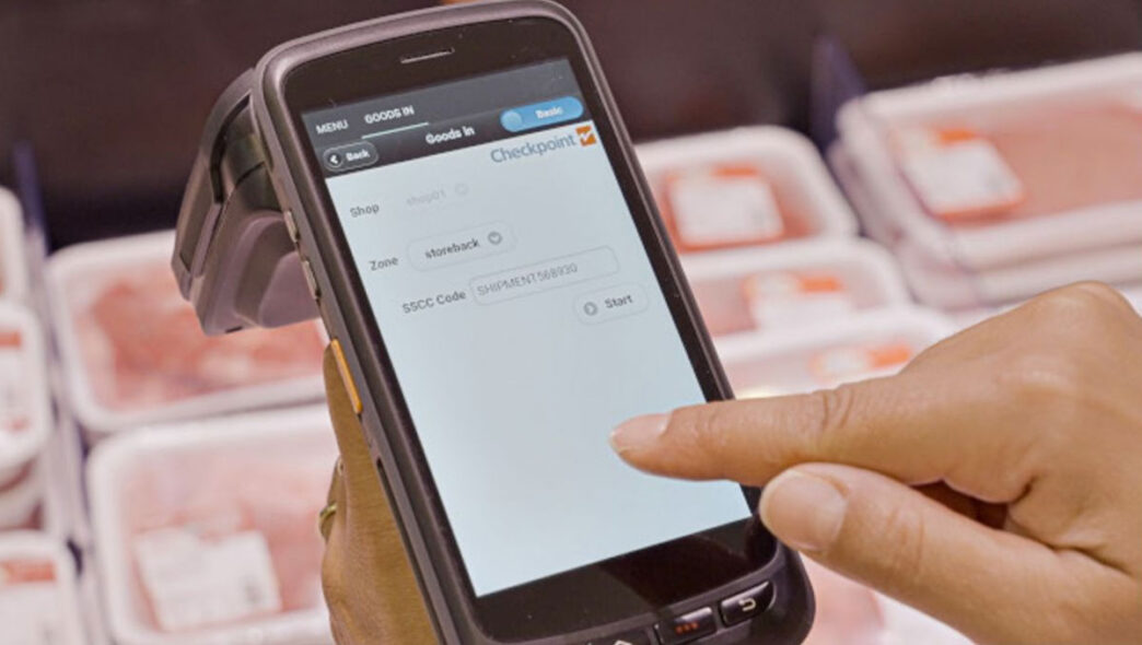 Las etiquetas RFID en supermercados con la solución RFreshID permite un seguimiento más preciso del stock. CHECKPOINT