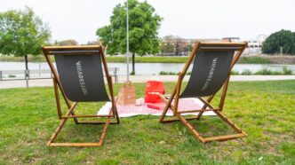 Zona de picnic del centro comercial Torre Sevilla